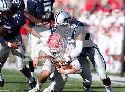 Thumbnail 2 in Van vs. Paris (UIL 4A Regional Quarterfinal Playoff) photogallery.