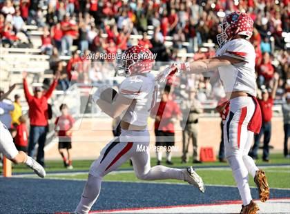 Thumbnail 2 in Van vs. Paris (UIL 4A Regional Quarterfinal Playoff) photogallery.