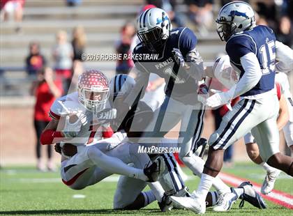 Thumbnail 2 in Van vs. Paris (UIL 4A Regional Quarterfinal Playoff) photogallery.