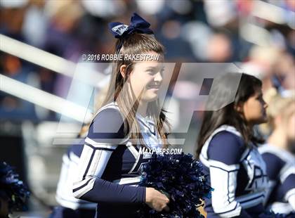 Thumbnail 1 in Van vs. Paris (UIL 4A Regional Quarterfinal Playoff) photogallery.