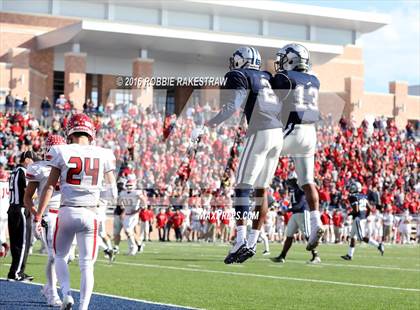 Thumbnail 1 in Van vs. Paris (UIL 4A Regional Quarterfinal Playoff) photogallery.