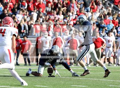 Thumbnail 2 in Van vs. Paris (UIL 4A Regional Quarterfinal Playoff) photogallery.