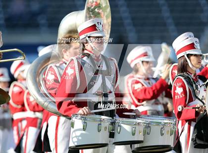 Thumbnail 3 in Van vs. Paris (UIL 4A Regional Quarterfinal Playoff) photogallery.