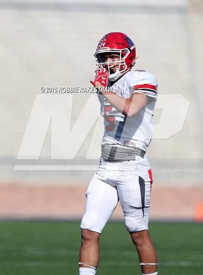 Thumbnail 3 in Van vs. Paris (UIL 4A Regional Quarterfinal Playoff) photogallery.
