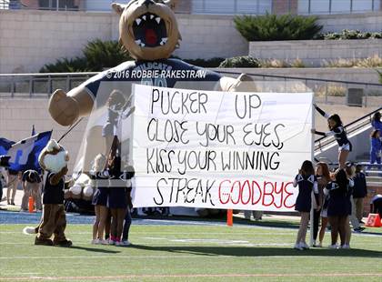 Thumbnail 2 in Van vs. Paris (UIL 4A Regional Quarterfinal Playoff) photogallery.