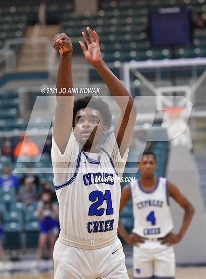 Thumbnail 3 in Cypress Creek vs. Lamar (UIL 6A Bi-District Playoff) photogallery.