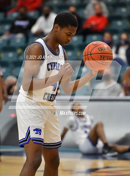 Thumbnail 1 in Cypress Creek vs. Lamar (UIL 6A Bi-District Playoff) photogallery.