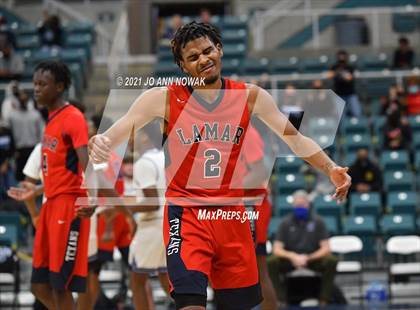 Thumbnail 2 in Cypress Creek vs. Lamar (UIL 6A Bi-District Playoff) photogallery.
