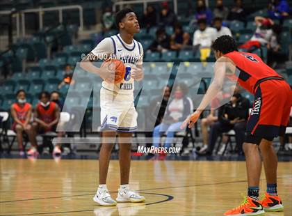 Thumbnail 2 in Cypress Creek vs. Lamar (UIL 6A Bi-District Playoff) photogallery.