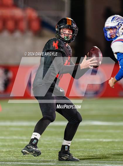 Thumbnail 2 in Monticello vs. Water Canyon (UHSAA 8-Player Semifinal) photogallery.