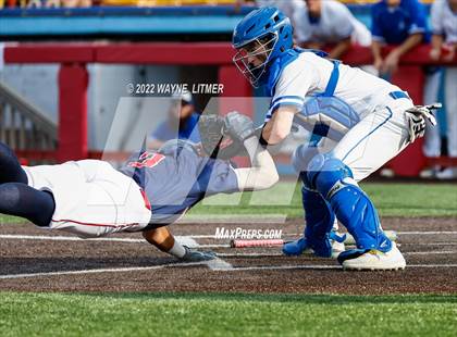 Thumbnail 3 in St. Henry vs Highlands (Ninth Region Semifinal) photogallery.