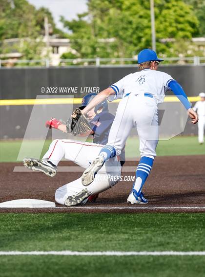 Thumbnail 1 in St. Henry vs Highlands (Ninth Region Semifinal) photogallery.