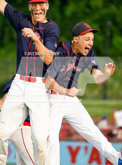 Thumbnail 1 in St. Henry vs Highlands (Ninth Region Semifinal) photogallery.