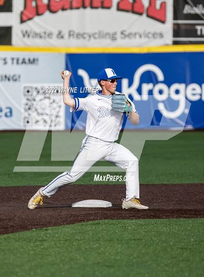 Thumbnail 3 in St. Henry vs Highlands (Ninth Region Semifinal) photogallery.