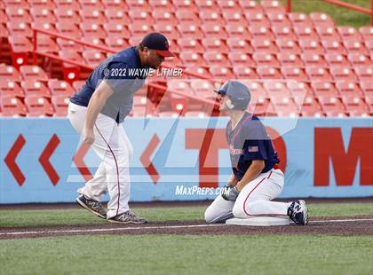Thumbnail 2 in St. Henry vs Highlands (Ninth Region Semifinal) photogallery.