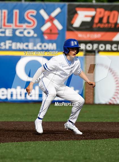Thumbnail 1 in St. Henry vs Highlands (Ninth Region Semifinal) photogallery.