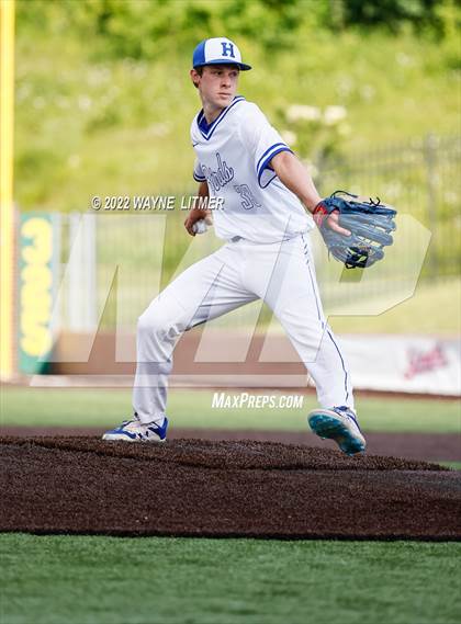 Thumbnail 2 in St. Henry vs Highlands (Ninth Region Semifinal) photogallery.