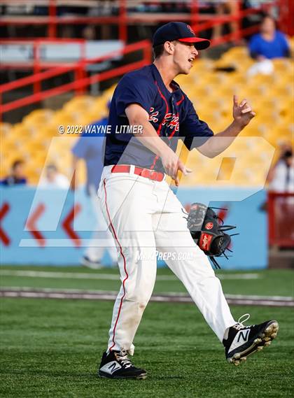 Thumbnail 1 in St. Henry vs Highlands (Ninth Region Semifinal) photogallery.