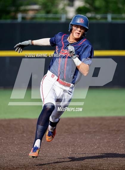 Thumbnail 1 in St. Henry vs Highlands (Ninth Region Semifinal) photogallery.