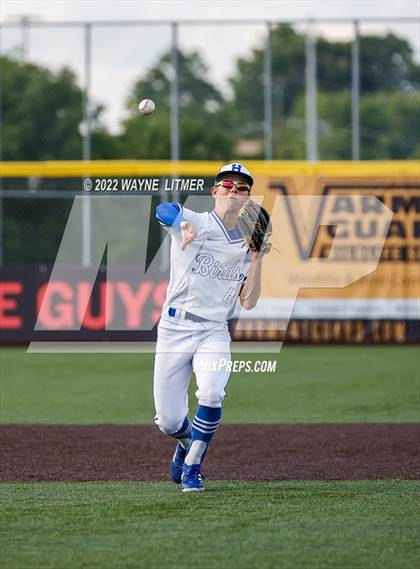 Thumbnail 1 in St. Henry vs Highlands (Ninth Region Semifinal) photogallery.