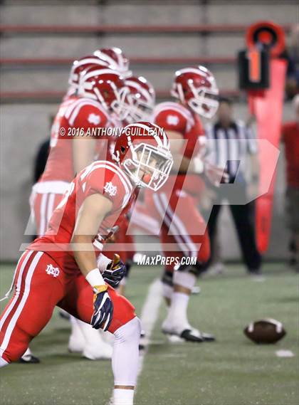 Thumbnail 2 in JSerra Catholic vs. Mater Dei photogallery.