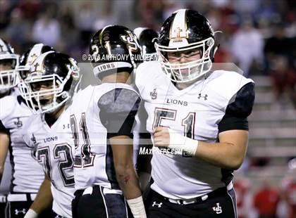 Thumbnail 3 in JSerra Catholic vs. Mater Dei photogallery.