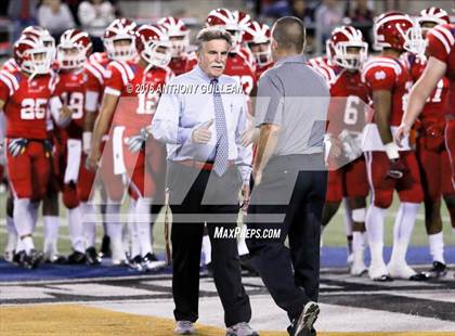 Thumbnail 3 in JSerra Catholic vs. Mater Dei photogallery.
