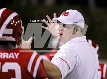 Thumbnail 2 in JSerra Catholic vs. Mater Dei photogallery.