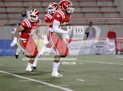 Thumbnail 2 in JSerra Catholic vs. Mater Dei photogallery.