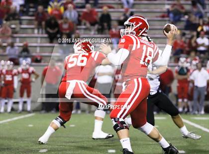 Thumbnail 3 in JSerra Catholic vs. Mater Dei photogallery.