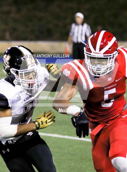 Thumbnail 1 in JSerra Catholic vs. Mater Dei photogallery.