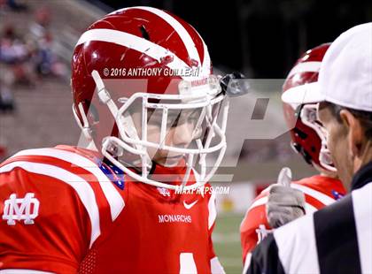 Thumbnail 3 in JSerra Catholic vs. Mater Dei photogallery.