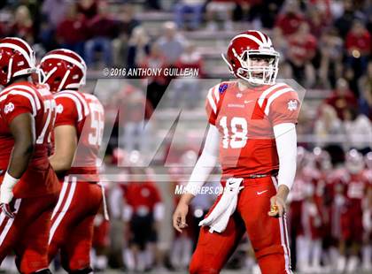 Thumbnail 2 in JSerra Catholic vs. Mater Dei photogallery.