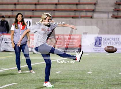 Thumbnail 3 in JSerra Catholic vs. Mater Dei photogallery.