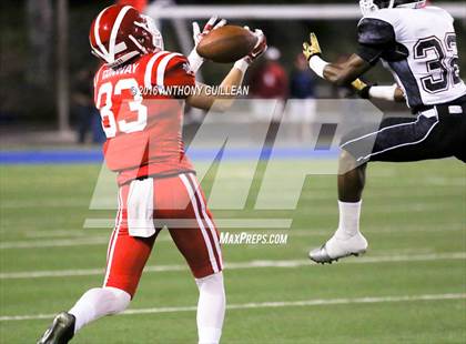 Thumbnail 3 in JSerra Catholic vs. Mater Dei photogallery.