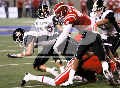 Thumbnail 2 in JSerra Catholic vs. Mater Dei photogallery.