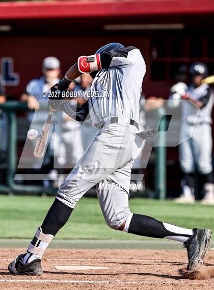 Thumbnail 1 in Stockdale @ Buchanan (CIF Central Section D1 Semifinal) photogallery.