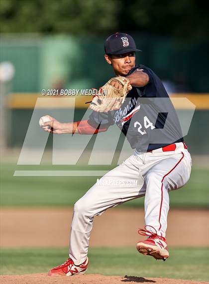 Thumbnail 3 in Stockdale @ Buchanan (CIF Central Section D1 Semifinal) photogallery.