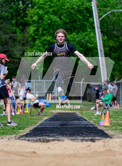 Thumbnail 1 in 3A District Track Meet @ Mountain Home photogallery.