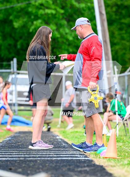 Thumbnail 2 in 3A District Track Meet @ Mountain Home photogallery.