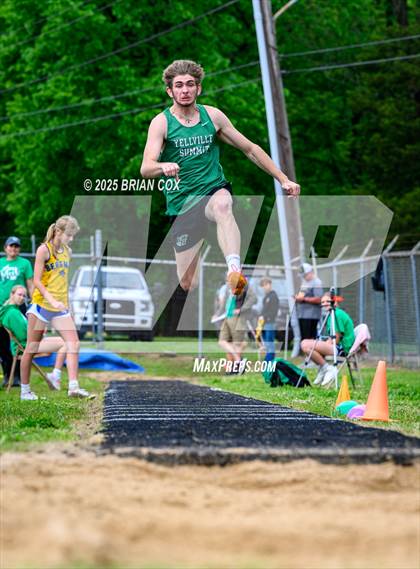 Thumbnail 2 in 3A District Track Meet @ Mountain Home photogallery.