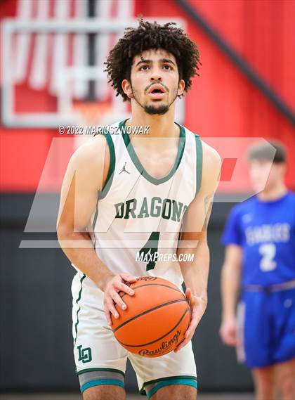 Thumbnail 3 in Utica Eisenhower vs Lake Orion (MHSAA District Semifinal) photogallery.