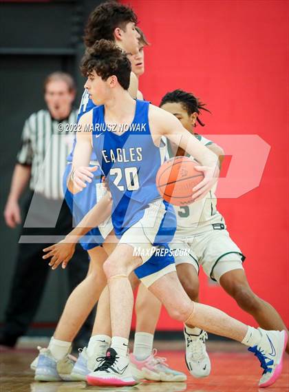 Thumbnail 3 in Utica Eisenhower vs Lake Orion (MHSAA District Semifinal) photogallery.