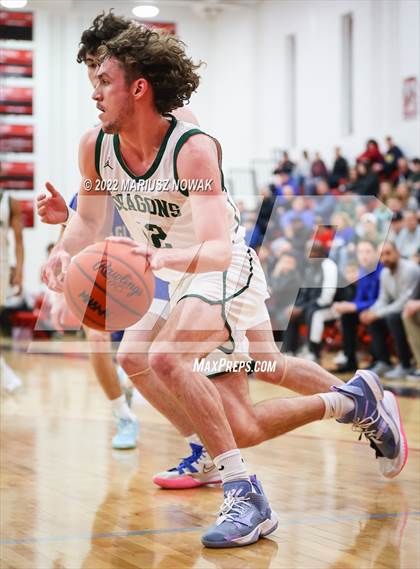 Thumbnail 3 in Utica Eisenhower vs Lake Orion (MHSAA District Semifinal) photogallery.