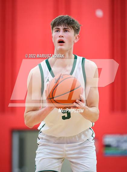Thumbnail 3 in Utica Eisenhower vs Lake Orion (MHSAA District Semifinal) photogallery.