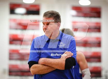 Thumbnail 3 in Utica Eisenhower vs Lake Orion (MHSAA District Semifinal) photogallery.