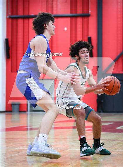 Thumbnail 2 in Utica Eisenhower vs Lake Orion (MHSAA District Semifinal) photogallery.