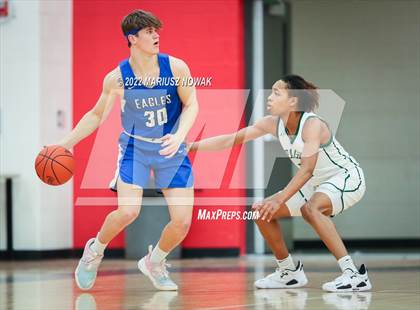 Thumbnail 3 in Utica Eisenhower vs Lake Orion (MHSAA District Semifinal) photogallery.