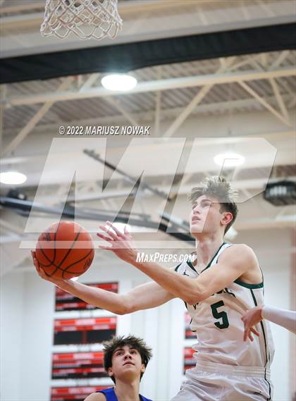 Thumbnail 3 in Utica Eisenhower vs Lake Orion (MHSAA District Semifinal) photogallery.
