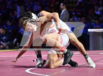 Thumbnail 1 in UIL 5A Championship Finals 106-144lb photogallery.